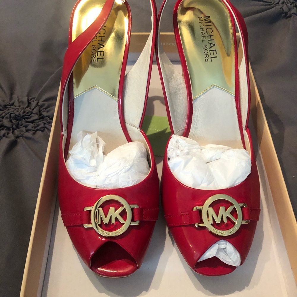 Michael Kors Rochelle Patent Leather summer wedges